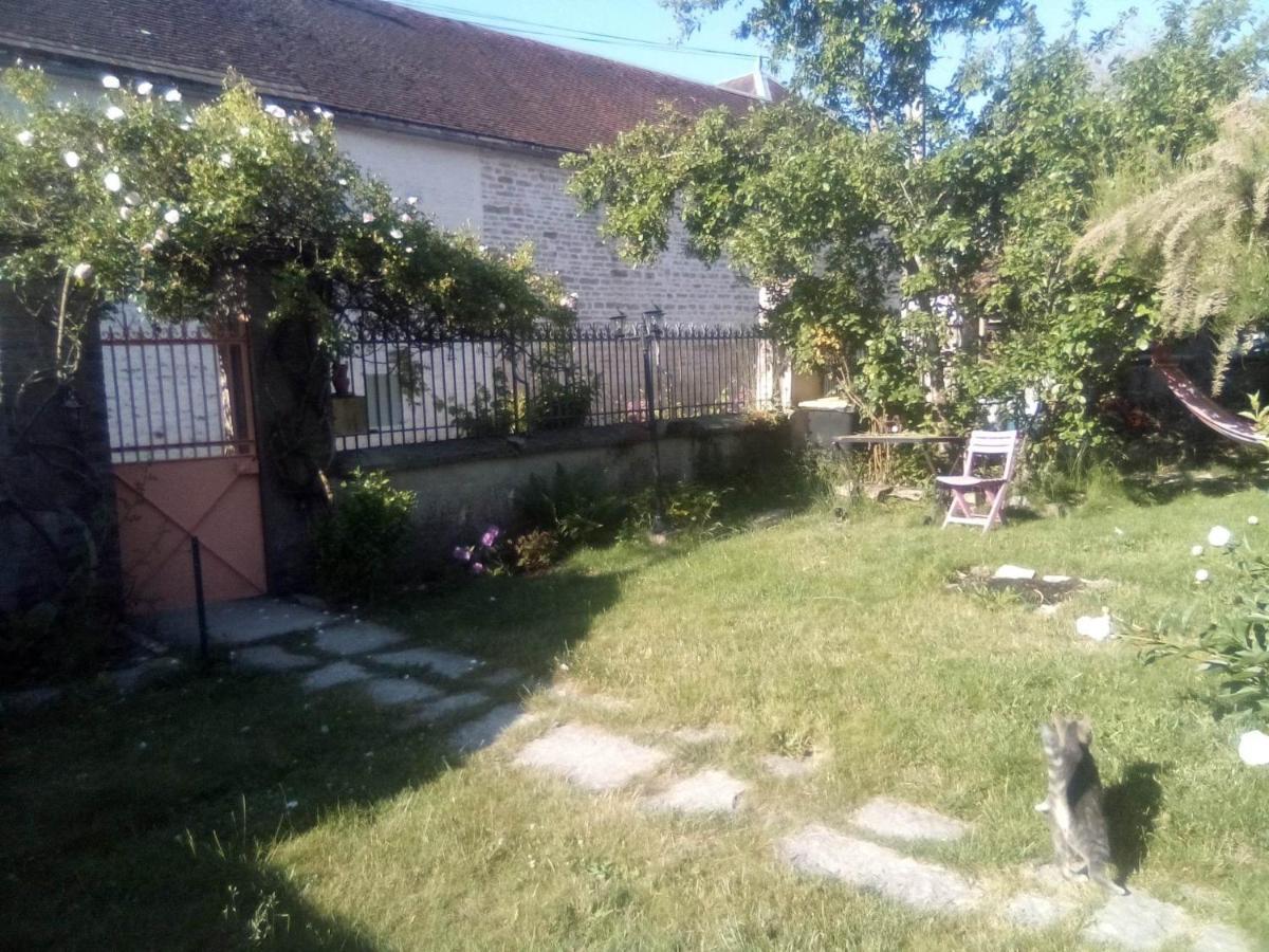 Arthonnay La Grille Fleurie, Chambres D'Hote Chez L'Habitant المظهر الخارجي الصورة