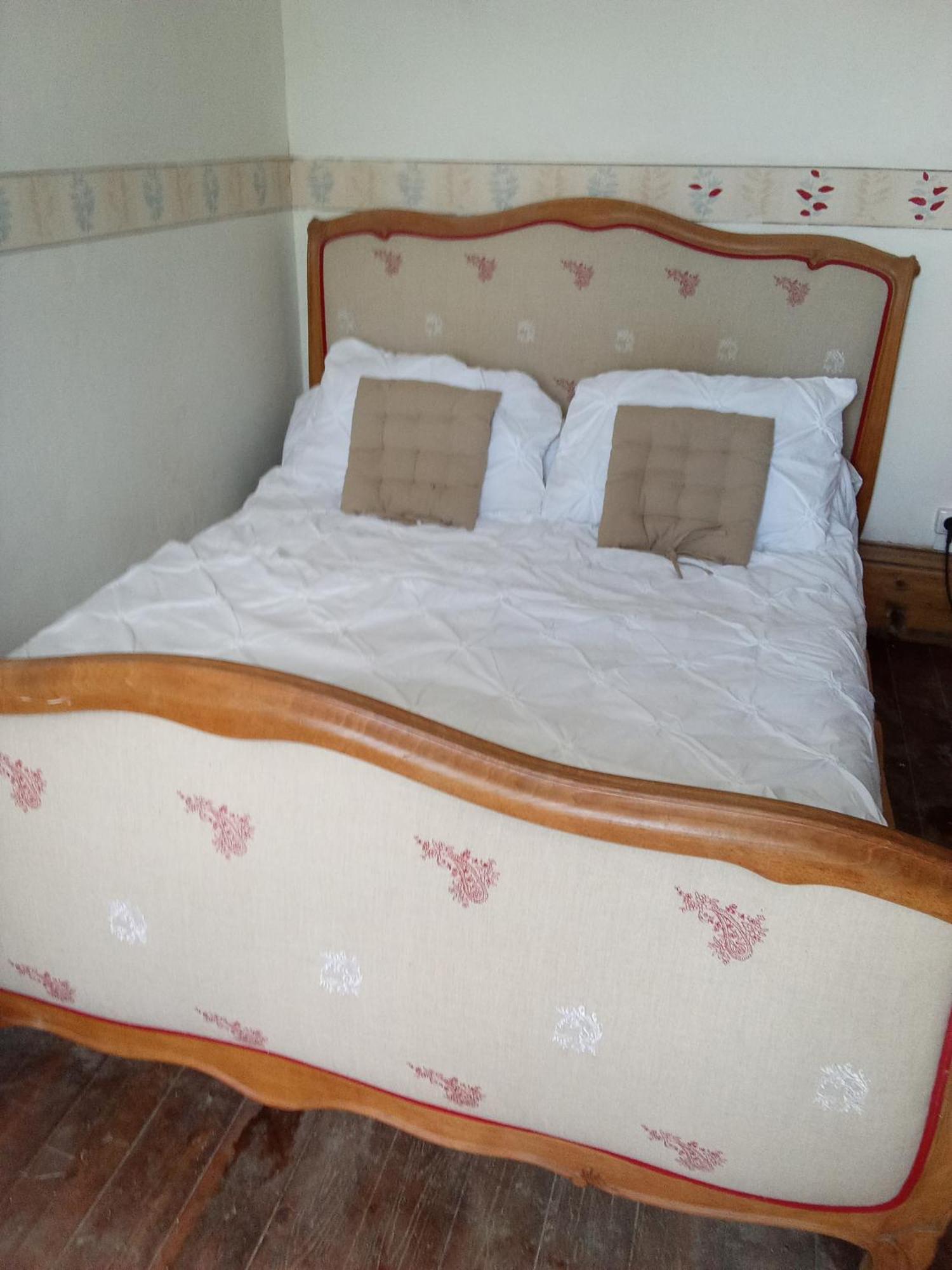 Arthonnay La Grille Fleurie, Chambres D'Hote Chez L'Habitant المظهر الخارجي الصورة