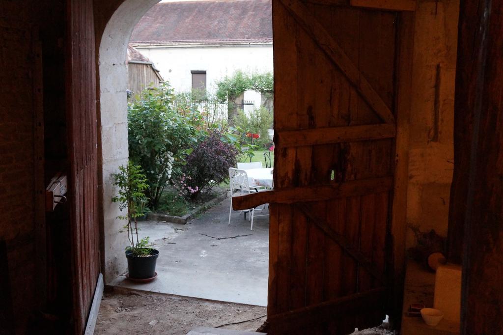 Arthonnay La Grille Fleurie, Chambres D'Hote Chez L'Habitant المظهر الخارجي الصورة